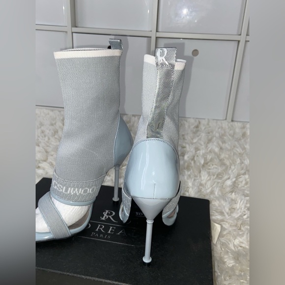 Blue Stilletto Sock Heels | GSUWOO - Picture 2 of 10